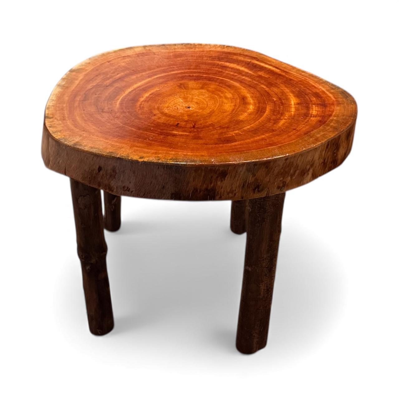 Mesa rústica de madera 2