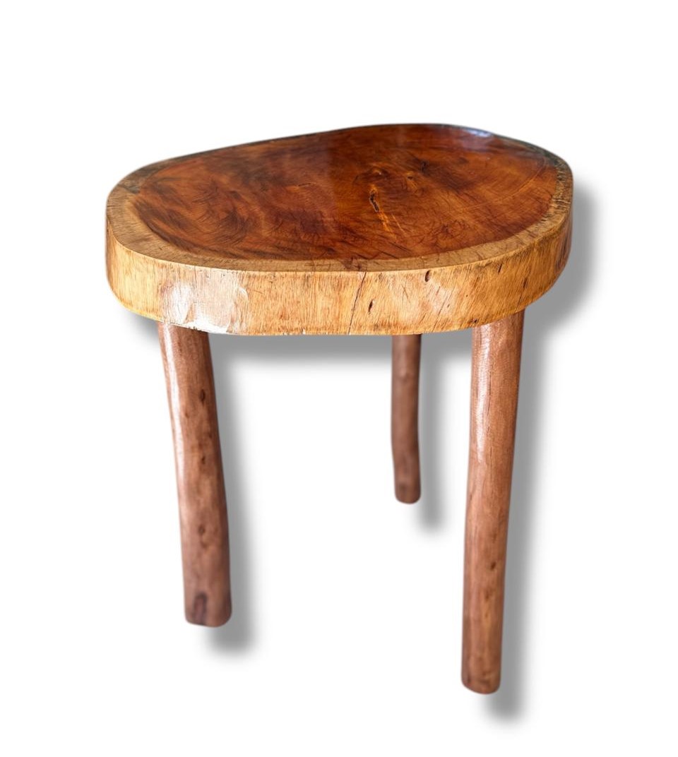 Mesa rústica de madera 2