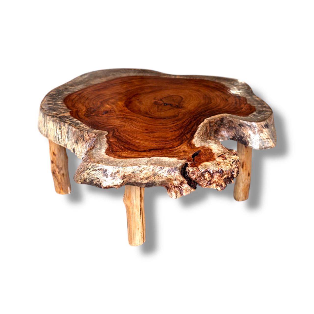 Mesa de madera rústica