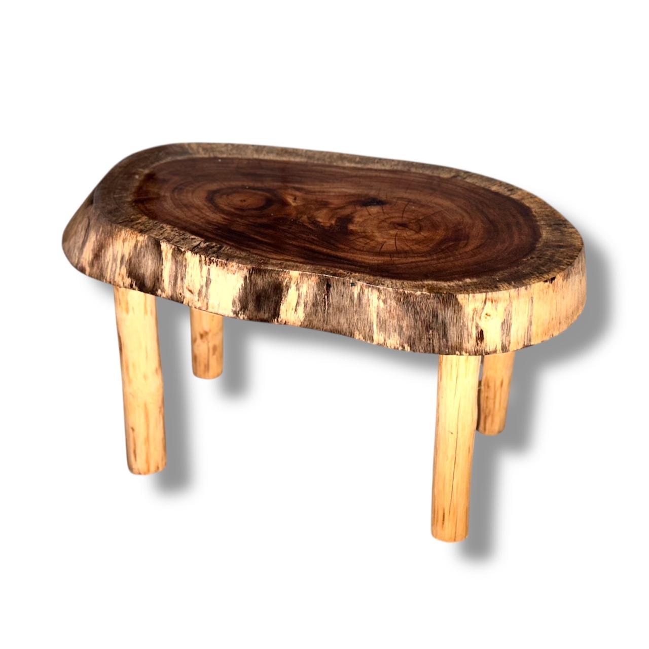 Mesa rústica de madera 1