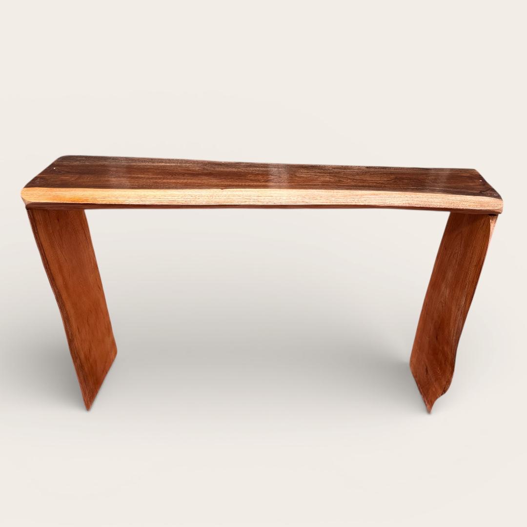 mueble rústico de madera